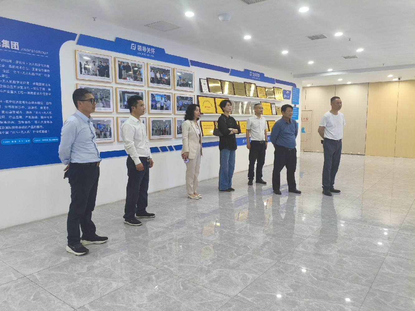 湖南現(xiàn)代物流職業(yè)技術(shù)學院領導一行到訪精飛集團